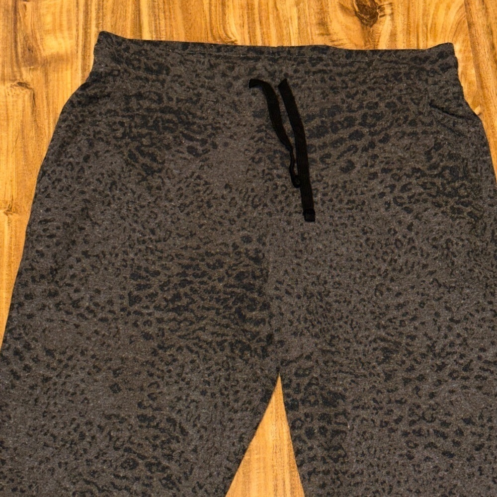 Sundry women’s 3 large 12 joggers pants lounge Athleisure Charcoal leopard print - Picture 2 of 9